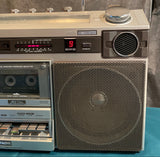 Hitachi TRK-8270HC Boombox 1980 front right side