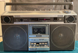 Hitachi TRK-8270HC Boombox 1980 front
