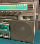 Realistic SCR-8 Boombox 1982 front right side