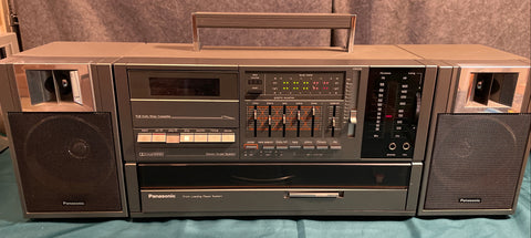 Panasonic SG-J800 Turntable Cassette Boombox front