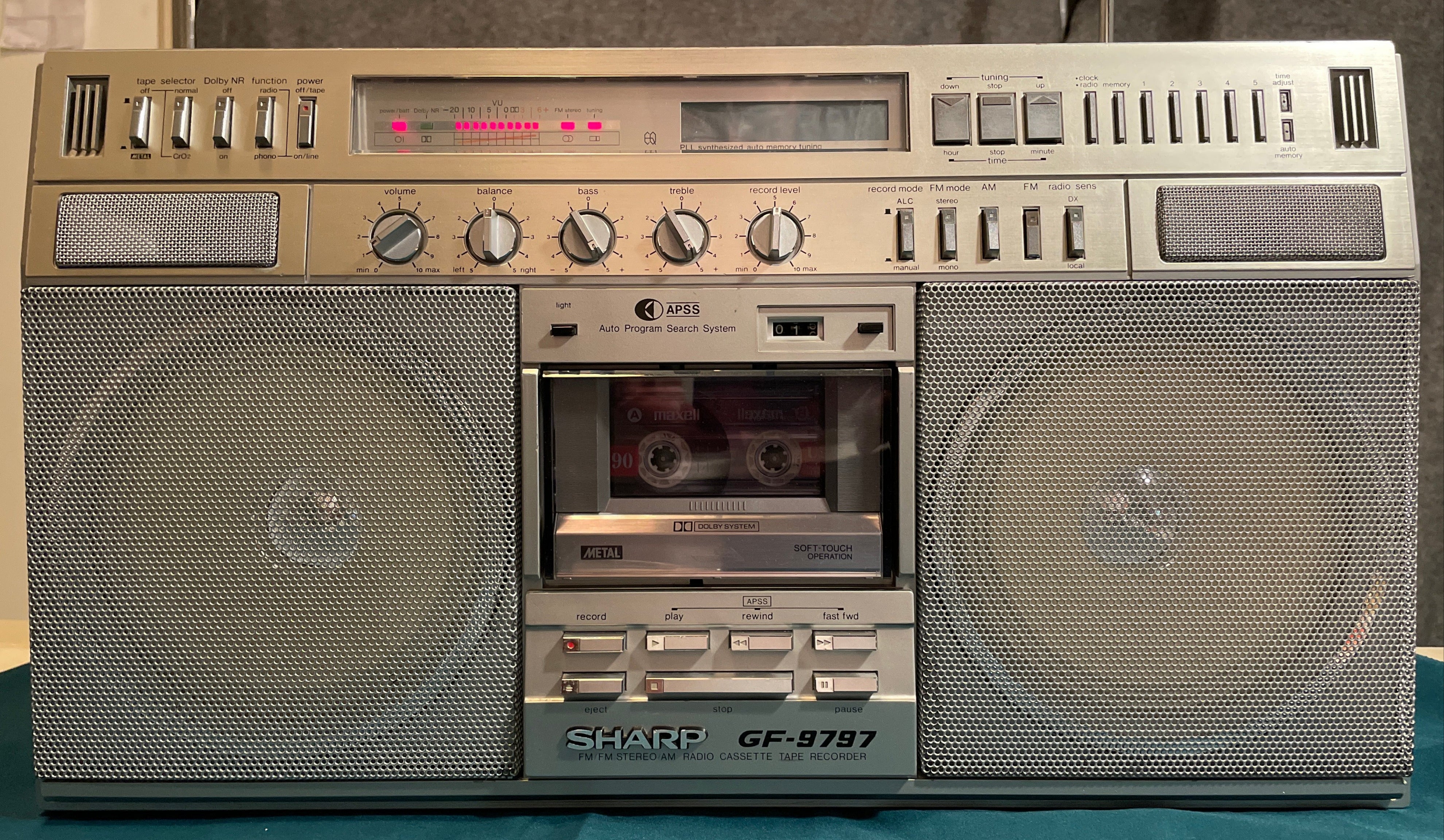 Sharp GF-9797 Boombox 1981